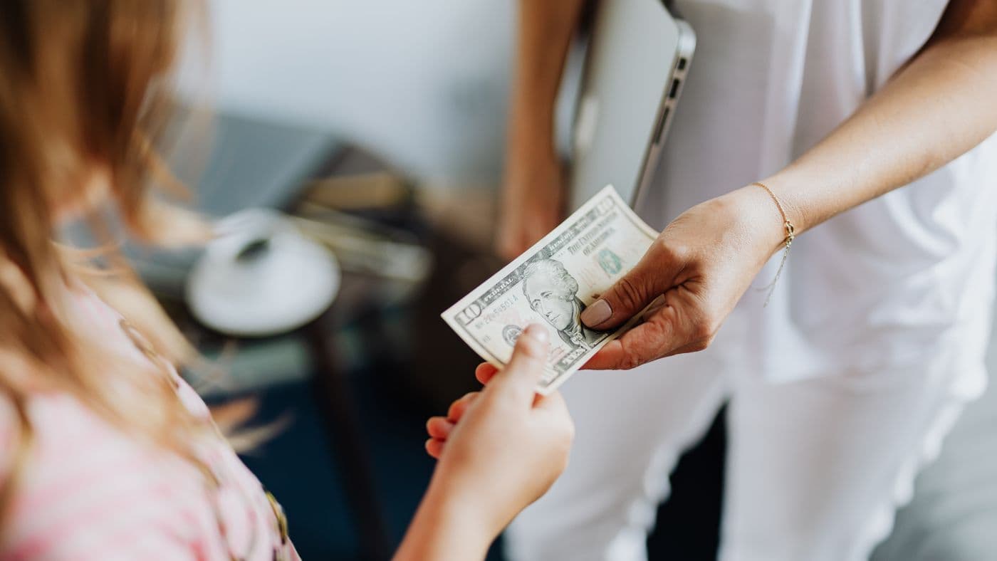 Business Funding vs. Business Credit Cards: Which Is Better for Merchants, Business funding guide for small business owners