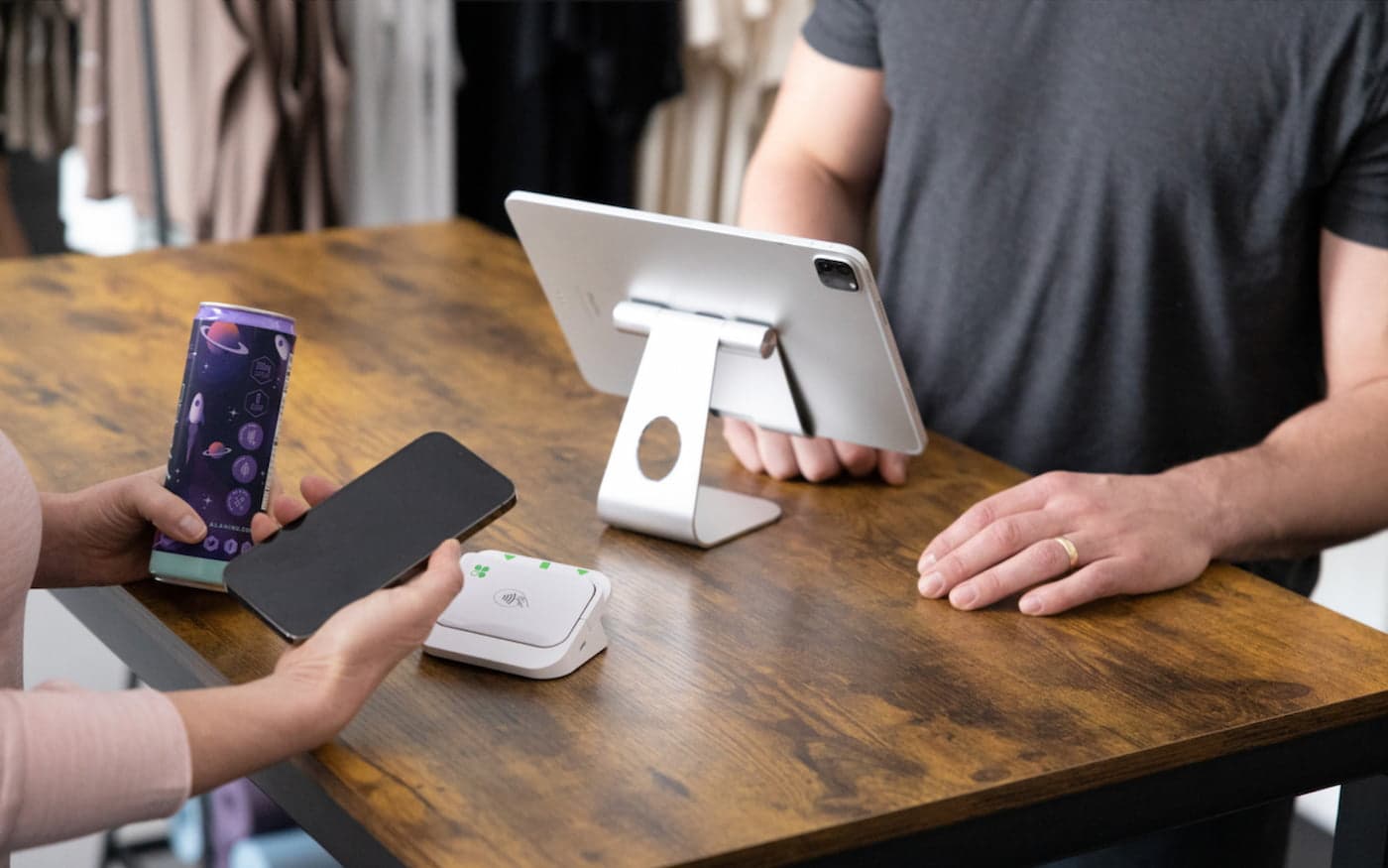 Clover Go reader taking a contactless payment